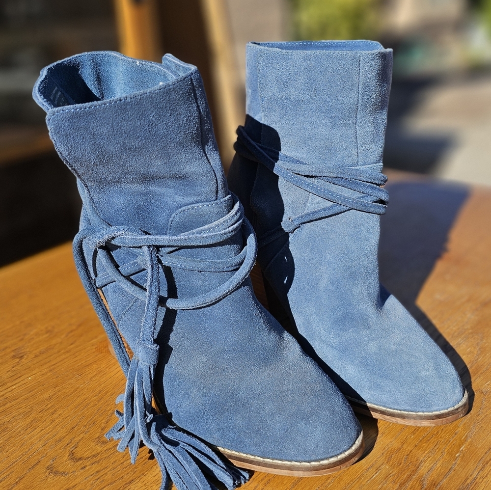 ALDO suade booties - Picture 3 of 7